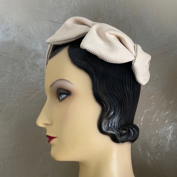 FUN 1950s\' DESIGNER GENE DORIS HONEYCOMB IVORY FABRIC HAT WITH BEAUTIFUL FOLDS main image 4